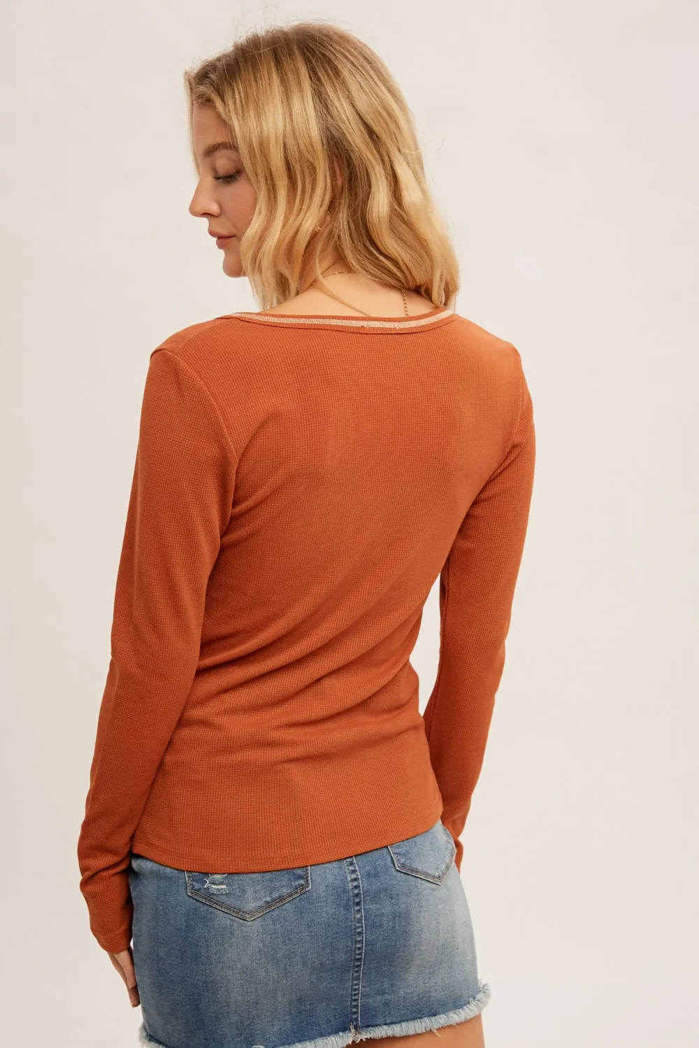 32439F RUST Hem & Thread SQUARE NECK HENLEY FITTED TOP