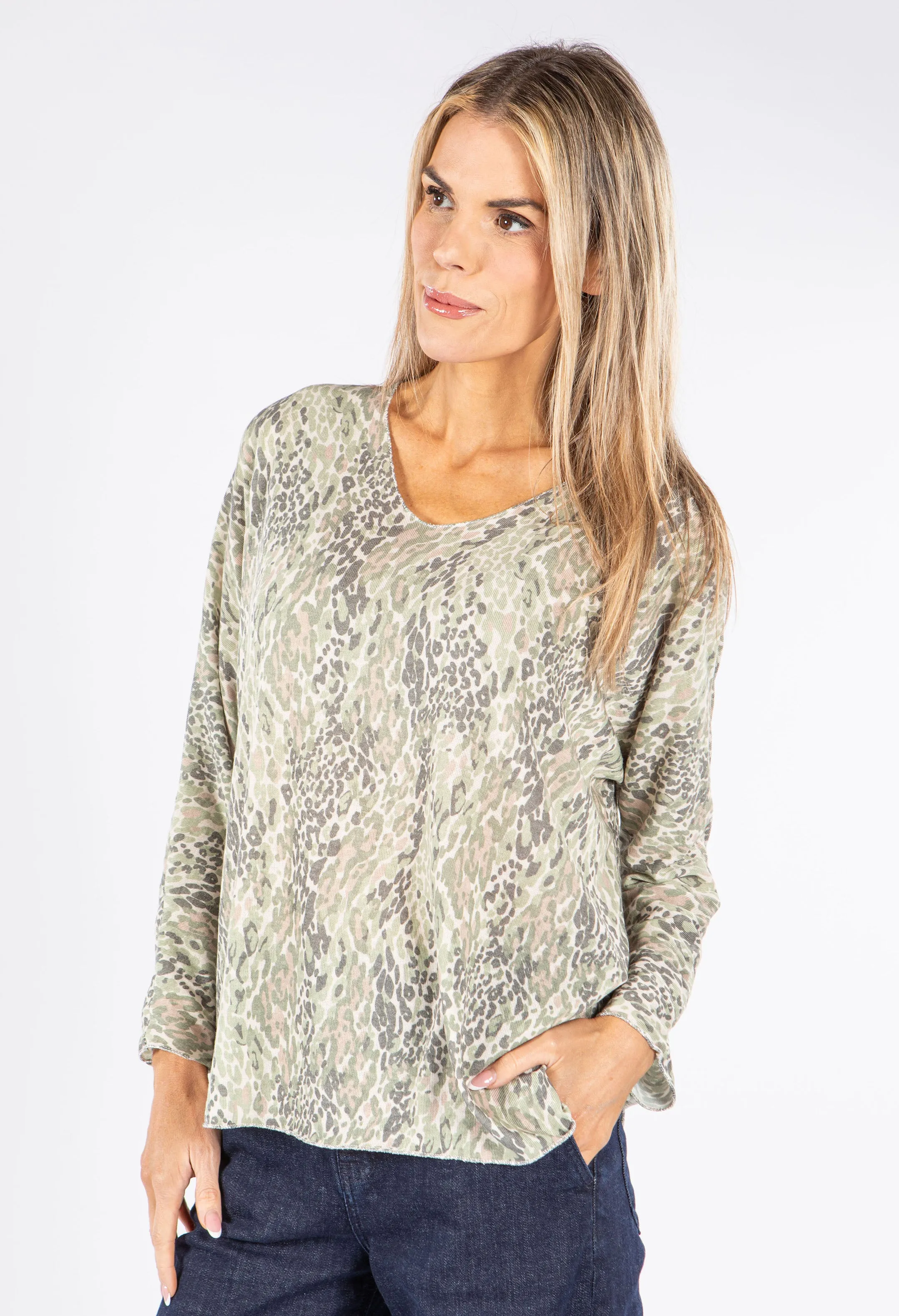 Animal Print Fine Knit Pullover