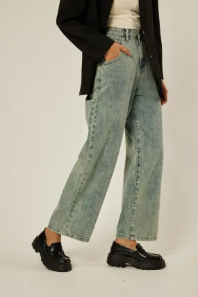 Lara Wide Straight Jeans - Washed Blue