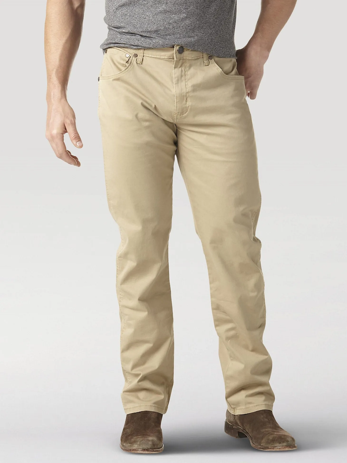 Men's Wrangler Retro Slim Fit Straight Leg Pant In Fawn