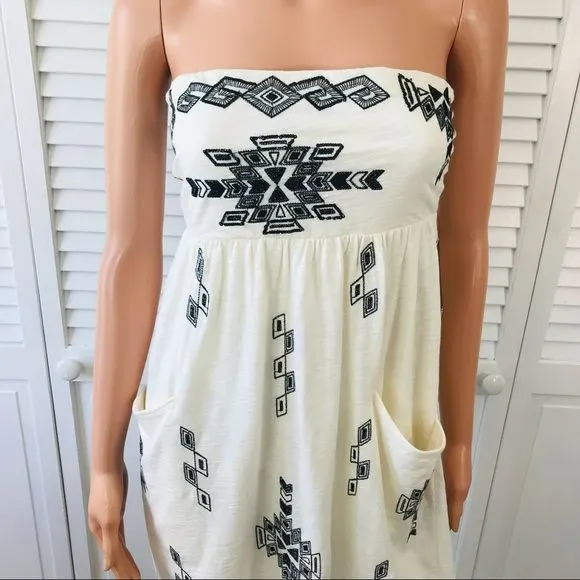 *NEW* EXPRESS Ivory Black Embroidered Strapless Dress Size M