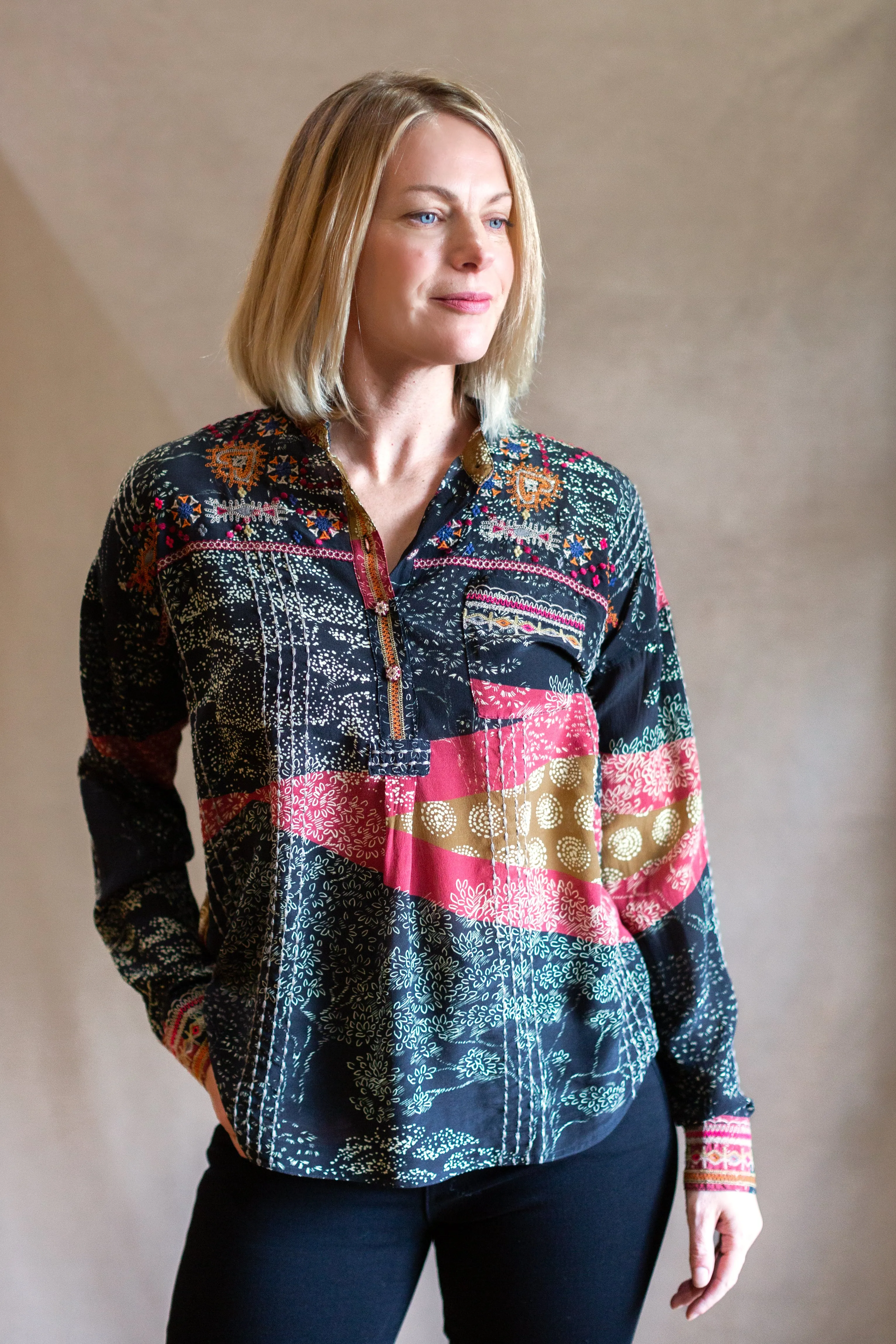 Ozee Blouse | Johnny Was