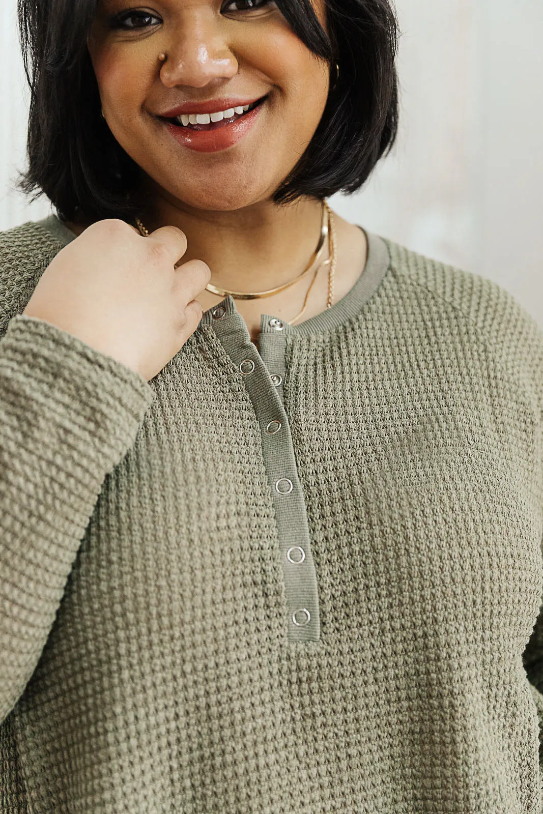 Shark Bite Hem Henley In Olive