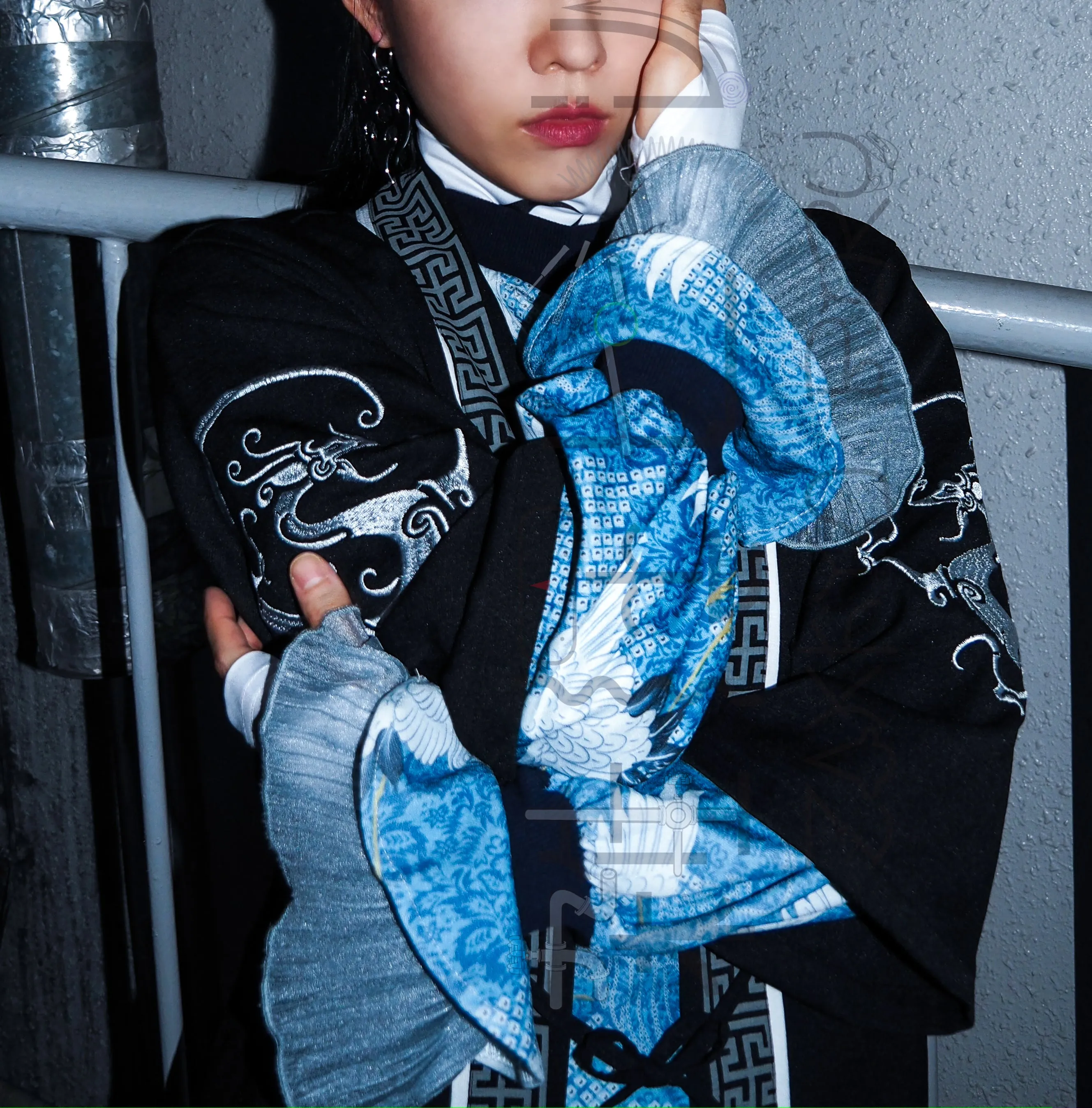 tsuru crane printed dress